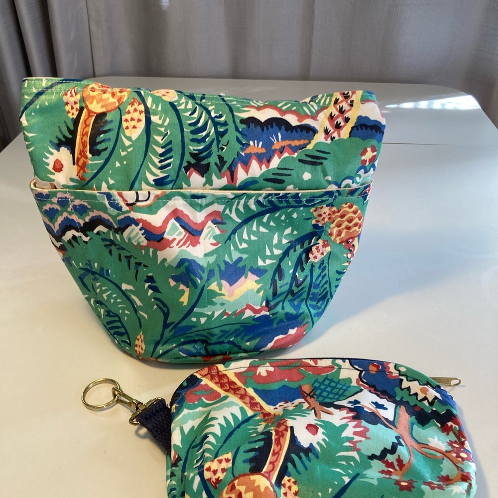 Tropical Green Women's Cosmetic Bag Set Purse Gold Accents All-purpose Unique